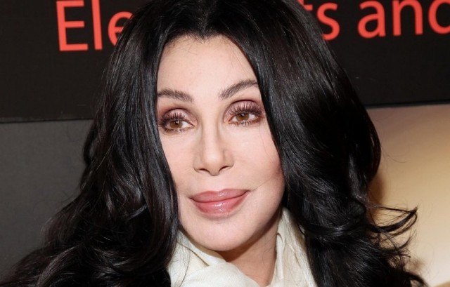 1345617990_1296317506_cher_33
