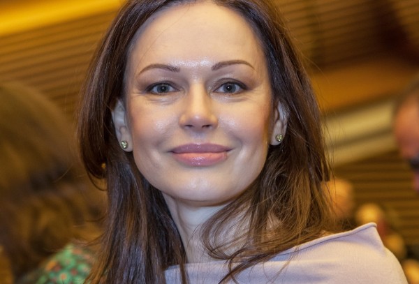 2019 год - Ирина Безрукова вышла в свет с новым возлюбленным 2019 год - Ирина Безрукова вышла в свет с новым возлюбленным - DIWIS DIWIS