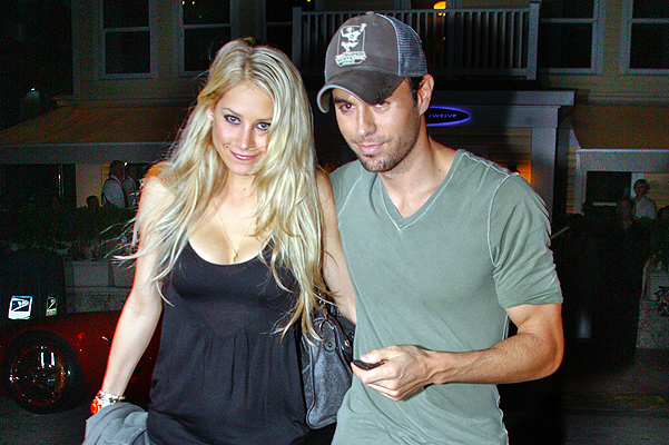 Anna Kournikova and Enrique Iglesias out for dinner in Miami