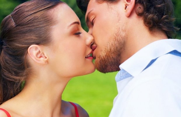 как правильно целоваться с парнем с языком