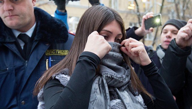 Стритрейсерша Мара задержана в Москве за грубое нарушение ПДД Стритрейсерша Мара задержана в Москве за грубое нарушение ПДД
