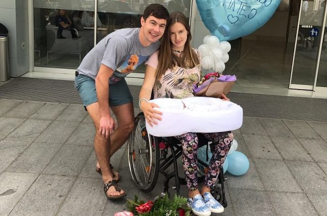 Мария Комиссарова выписалась из роддома