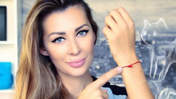 Зачем носят красную нитку на запястье