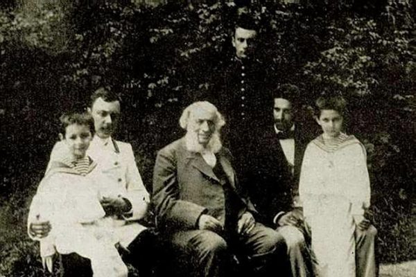 Айвазовский со своими внуками
