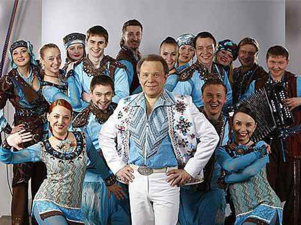 Владимир Девятов со своим музыкальным коллективом