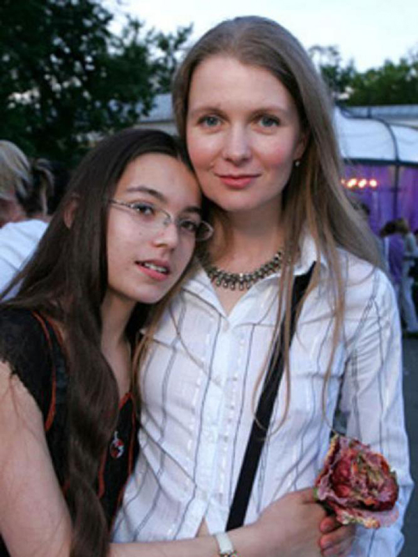 Анастасия Немоляева со своей дочерью