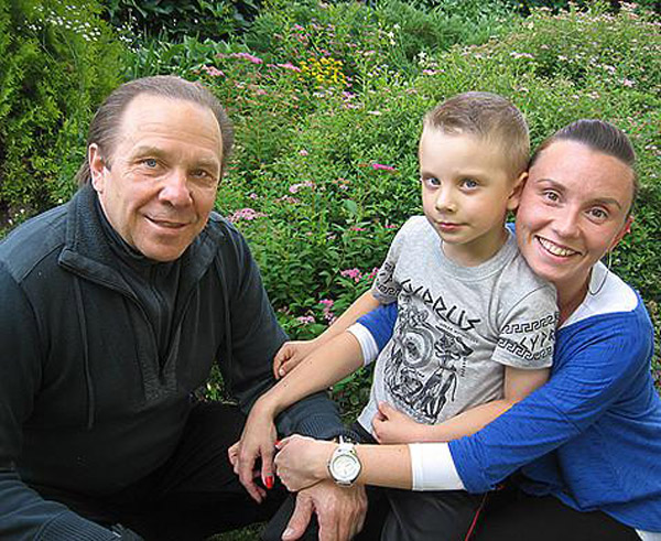 Владимир Девятов со второй женой и сыном