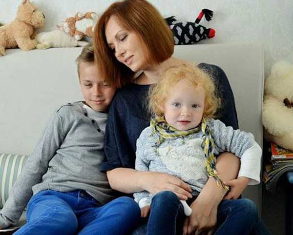 Елена Ксенофонтова с детьми