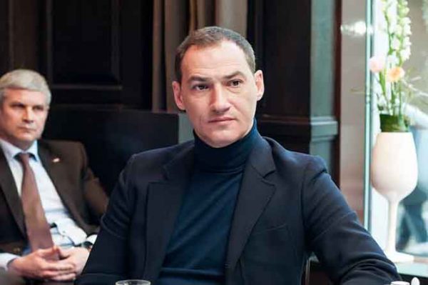 Известный ведущий Роман Бабаян