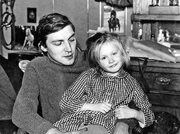 Полина Невзорова в детстве со своим отцом