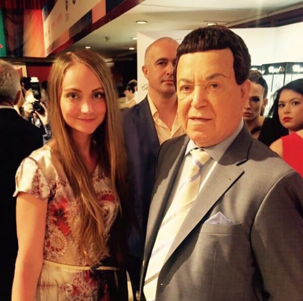 Почему Ника Балина не сняла пальто на открытии Московского Кинофестиваля?