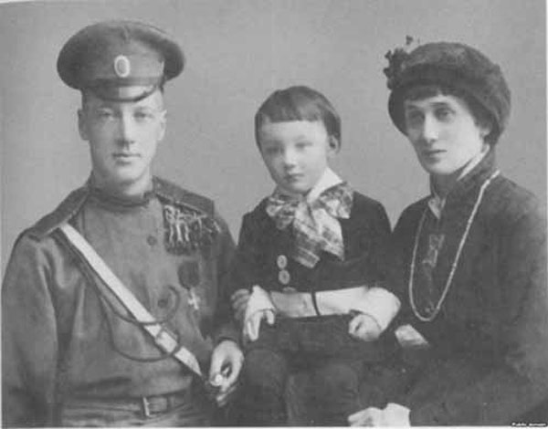 Анна Ахматова, Николай Гумилев и сын Лев
