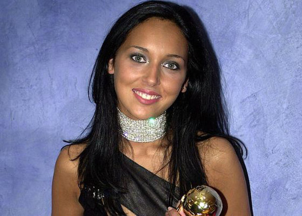 Певица победительница MTV Music Awards в 2001 году