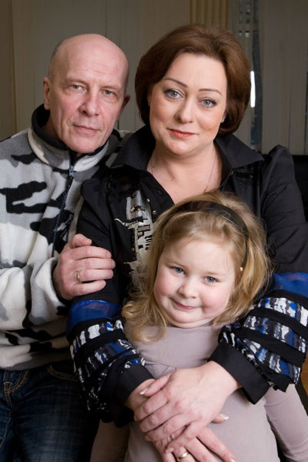 Мария Аронова с мужем и дочерью