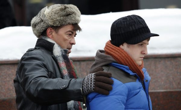 Актер на съемках сериала "Молодежка"