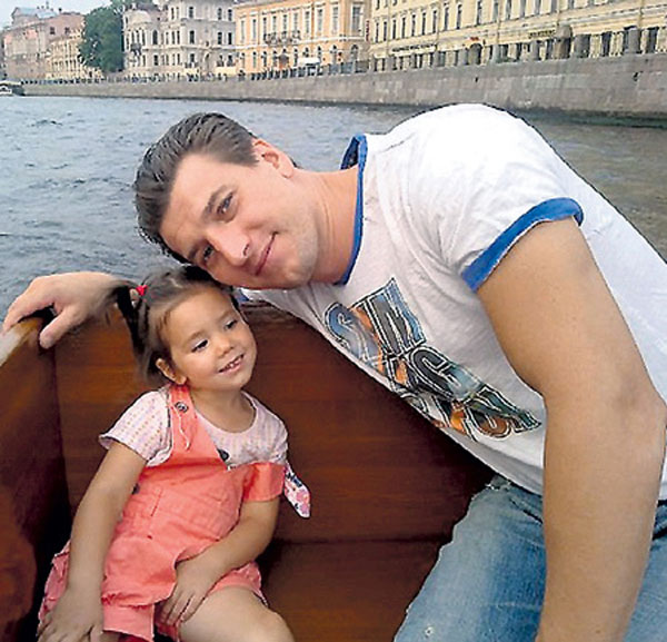 Александр Устюгов с дочерью