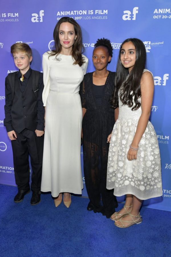 Новый выход Анджелины Джоли с детьми после развода