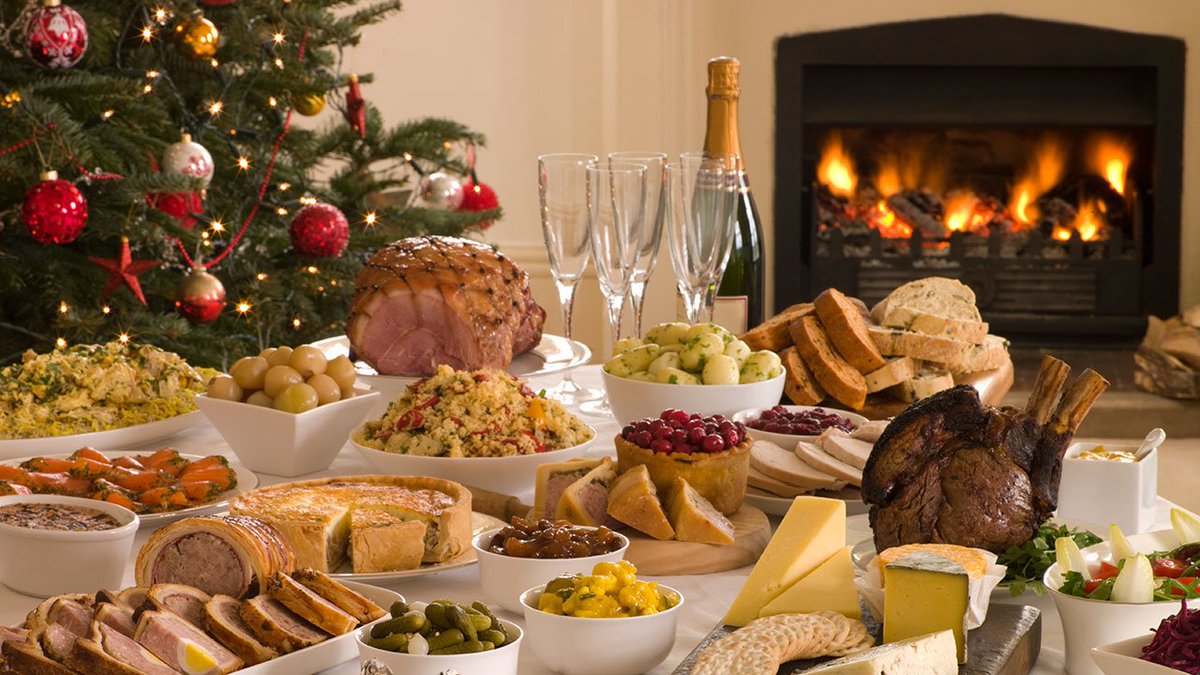 Новогоднее изобилие блюд - одна из наших вековых традиций