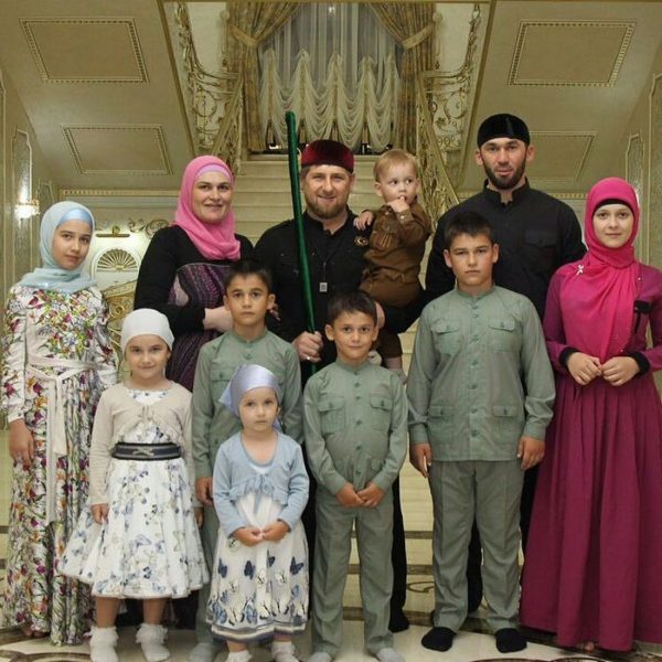  Рамзан Кадыров с семьей