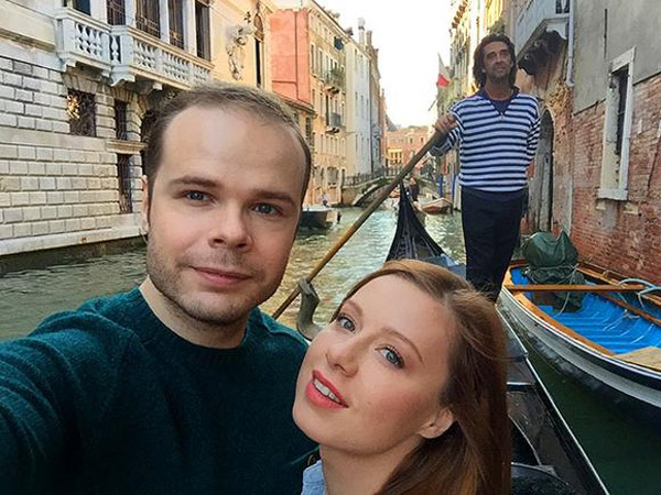 После свадьбы молодожены отправились в свадебное путешествие в Венецию