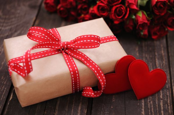 Что подарить любимому мужчине на День рождения: варианты подарков