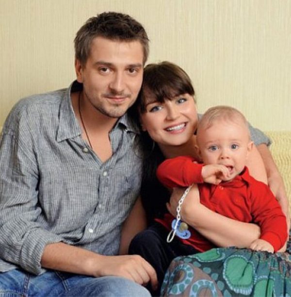 Петр с бывшей женой Полиной Гагариной и сыном