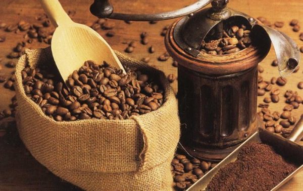 Специалисты рекомендуют пить только натуральный кофе в зернах