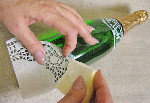 Декорирование бутылки салфетками