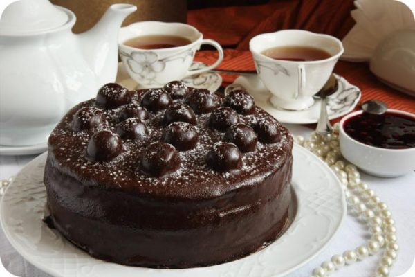 Шоколадный торт "Зимняя вишня"