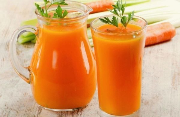 Сок из свежей моркови очень полезен для печени