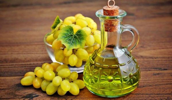 В масле виноградных косточек содержится большое количество витаминов