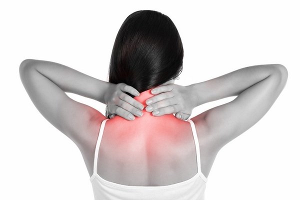 Почему возникает постоянная боль в шее