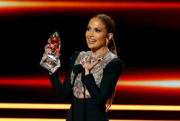 People s Choice Awards-2017: Джей Ло получила народный Оскар
