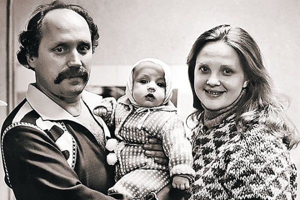 Светлана Пенкина и Владимир Мулявин с сыном