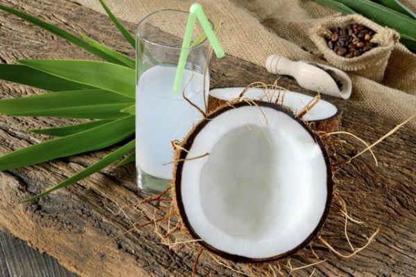 В кокосовом молоке содержится большое количество витаминов