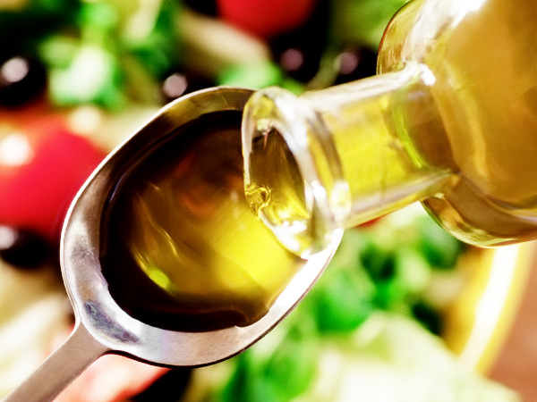 Масло оливы можно использовать в качестве заправки для салата