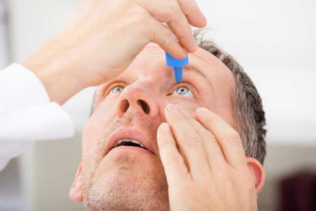 Закапывать глаза стоит только после визита к врачу