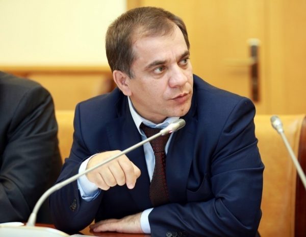 Раюдин Юсуфов председатель правительства Дагестана
