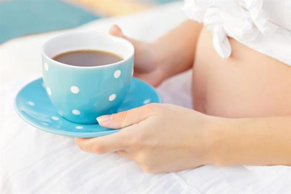 Кофе разрешено пить беременным, но в небольших дозах