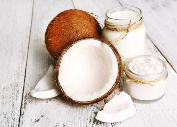 Масло кокоса широко используется в косметологии