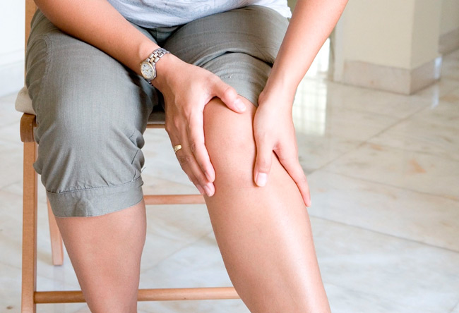 Болевые ощущения в ногах один из симптомов повышенного холестерина