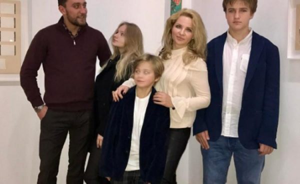 Екатерина Солоцинская со своими детьми