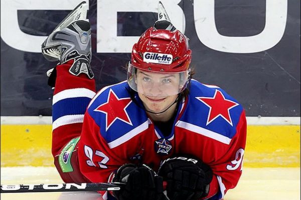 Хоккеист Никита Гусев 