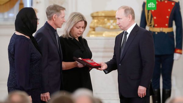 Владимир Путин сравнил погибшего в Сирии летчика Филипова с героями Великой Отечественной