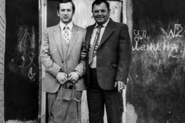 Сергей Скрипаль в молодости со своим отцом