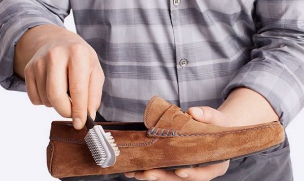 Как очистить замшевую обувь