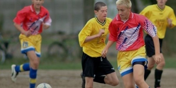 Известный футболист в юности