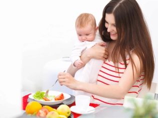Питание кормящей мамы: таблица по месяцам – что можно кушать при грудном вскармливании новорожденного