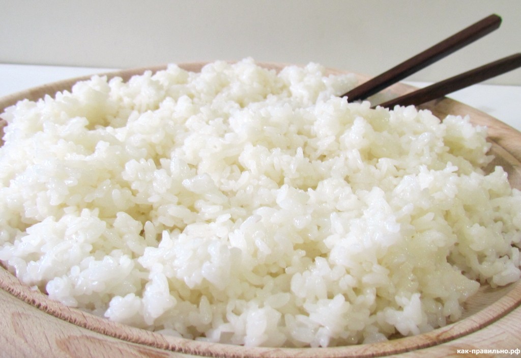 как варить рис рассыпчатым в кастрюле