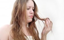 Сильно выпадают волосы после родов - что делать?